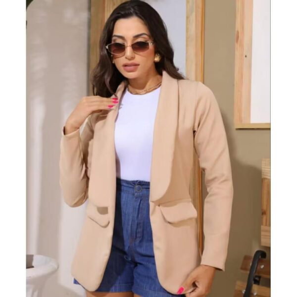 Blazer Feminino de Alfaiataria – Elegância, Versatilidade e Caimento Perfeito
