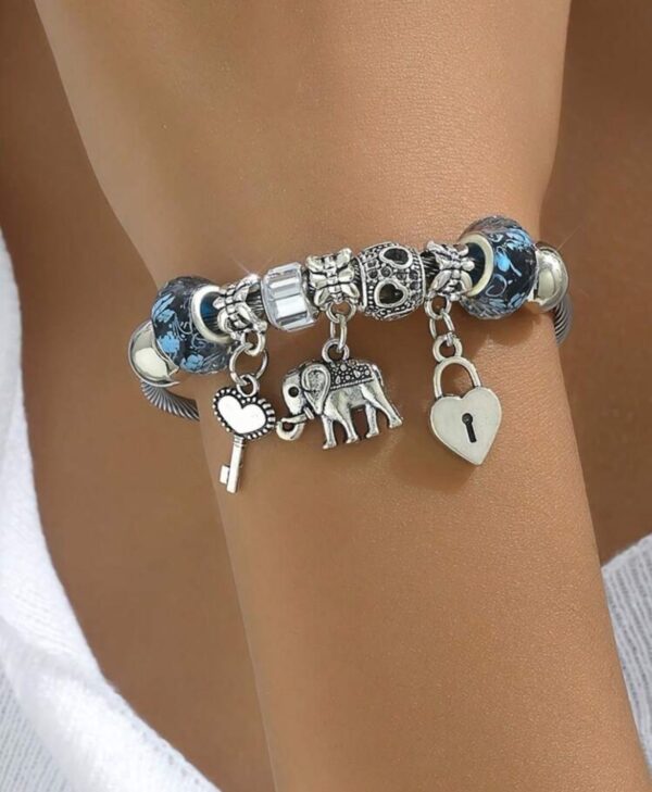 Pulseira Prata Feminina Com Berloques - Imagem 3